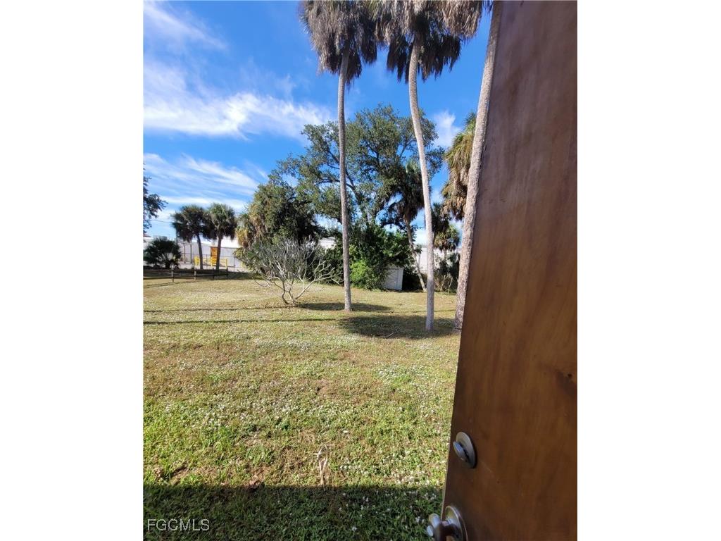 1865 Lavonia Lane North Fort Myers FL 33917 2025024214 image24