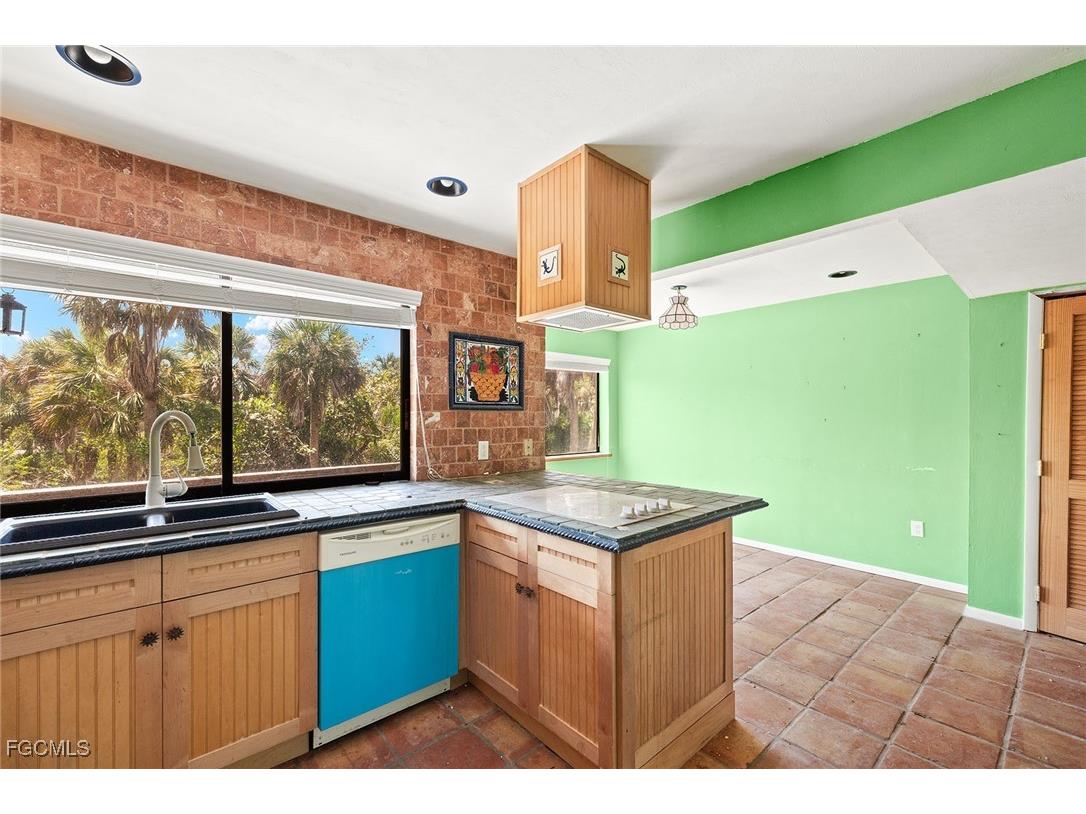 1866 Ardsley Way Sanibel FL 33957 2025003152 image3