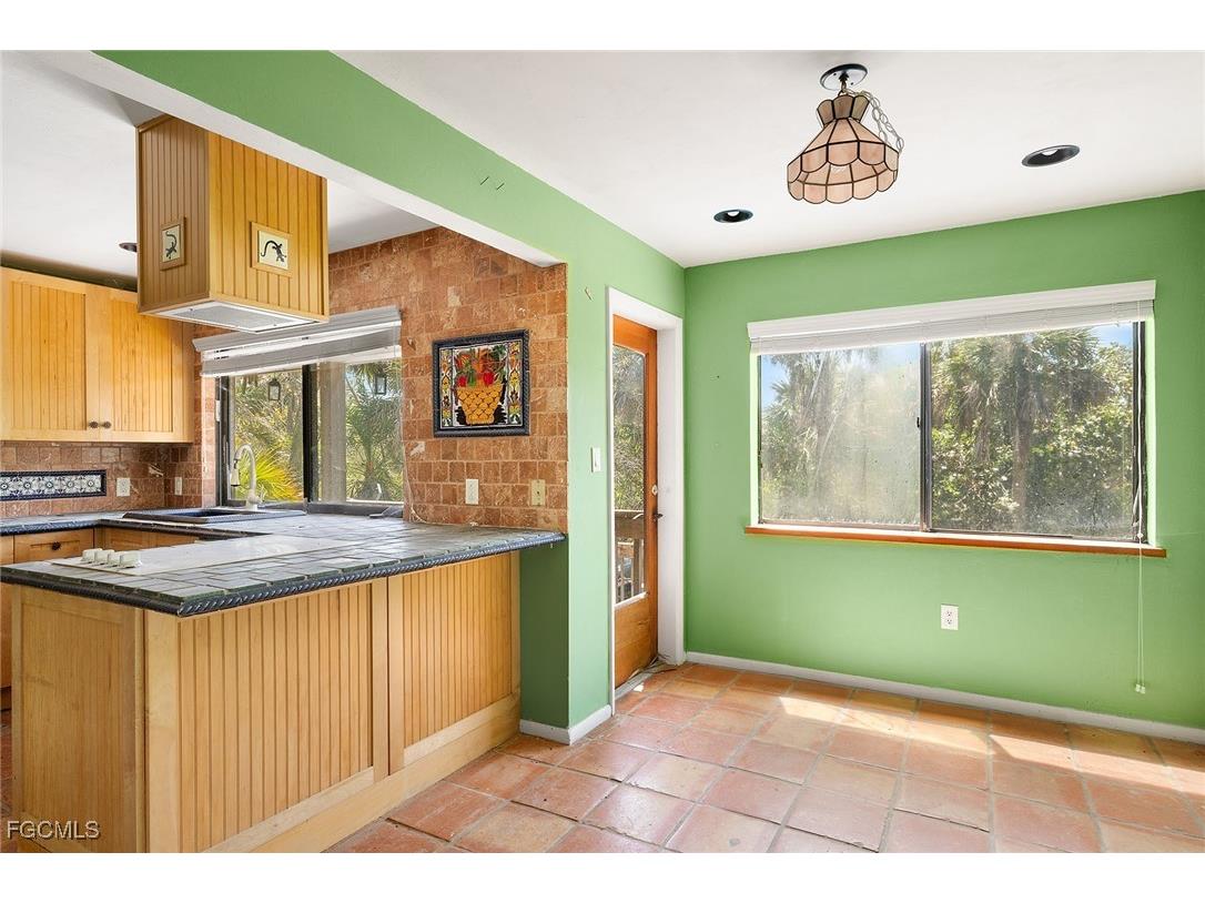 1866 Ardsley Way Sanibel FL 33957 2025003152 image9