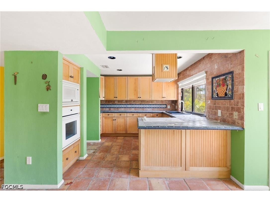 1866 Ardsley Way Sanibel FL 33957 2026024506 image9
