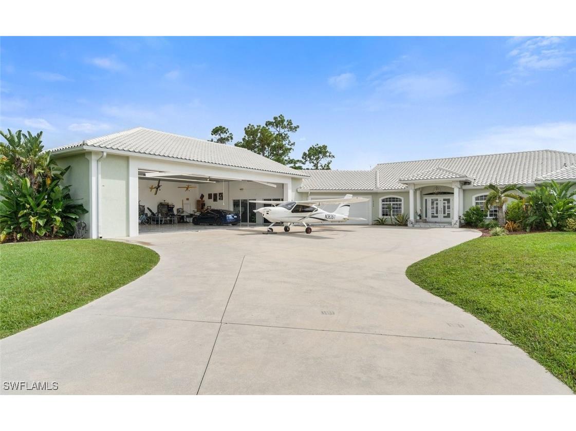 18683 Baseleg Avenue North Fort Myers FL 33917 226005763 image1