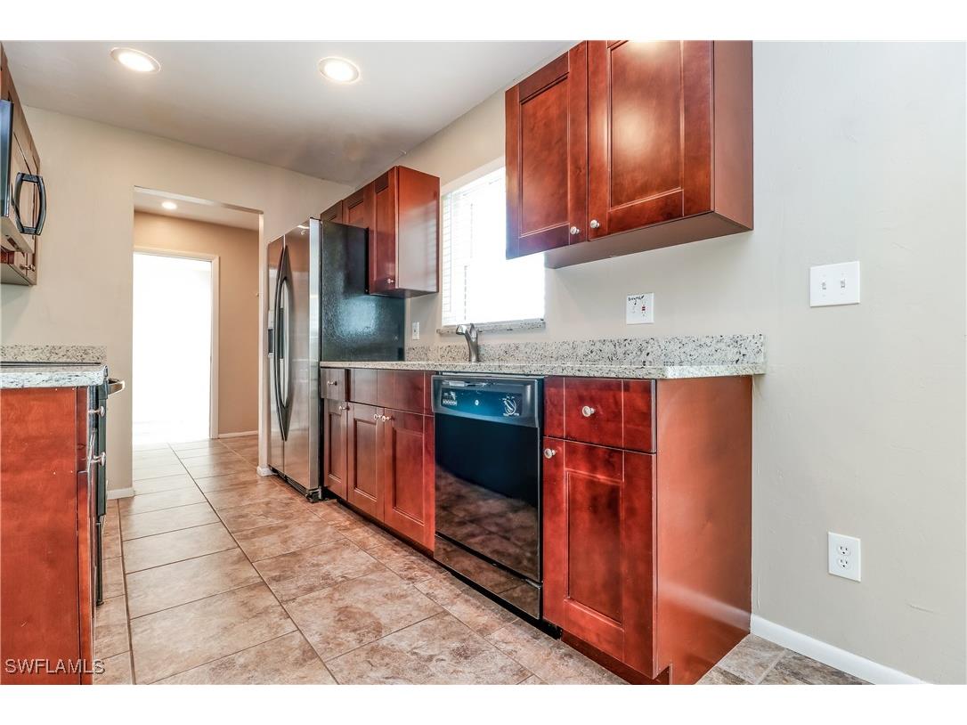 18689 Miami Boulevard Fort Myers FL 33967 225057552 image6