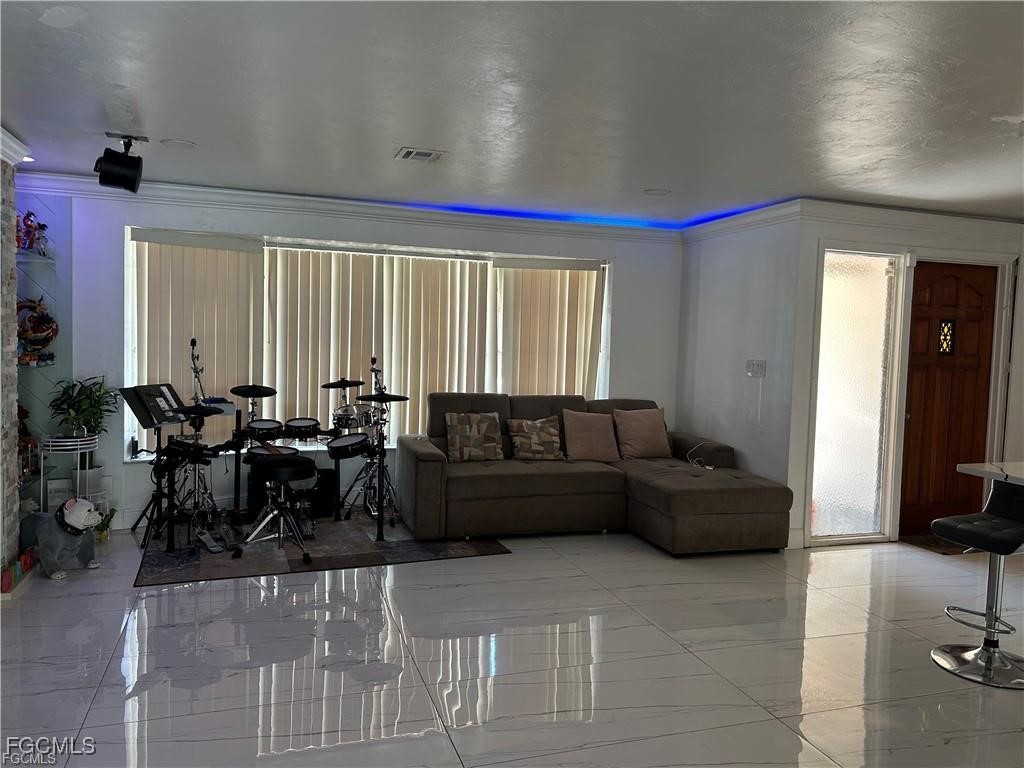 187 Louise Street Fort Myers FL 33905 2025012721 image8