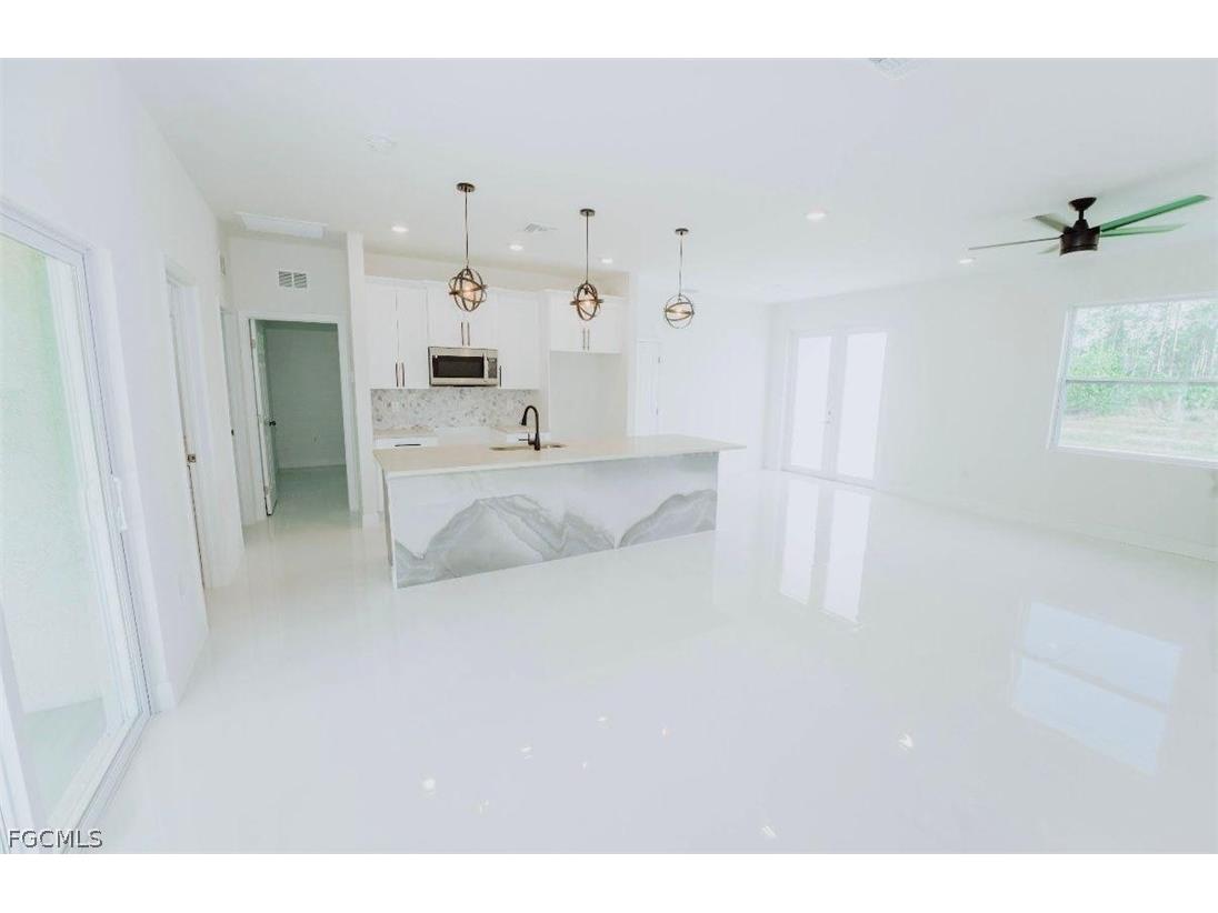 187 Victoria Avenue S Lehigh Acres FL 33974 2026012950 image4