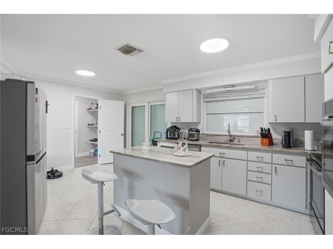 1870 Queen Court North Fort Myers FL 33917 2026012900 image11