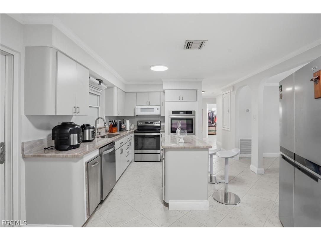 1870 Queen Court North Fort Myers FL 33917 2026012900 image12