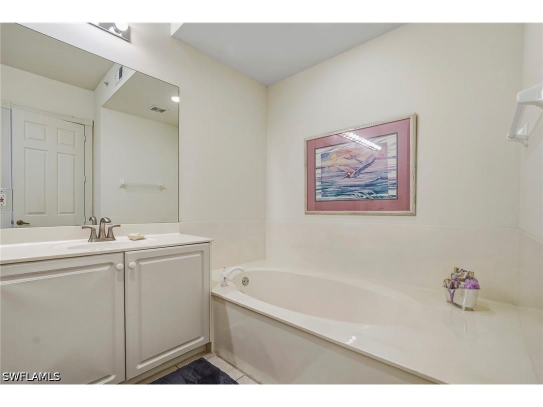 1875 Les Chateaux Boulevard #303 Naples FL 34109 226014548 image11