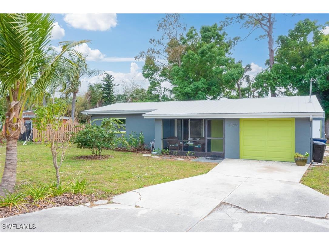 1877 Queen Court North Fort Myers FL 33917 225041646 image1
