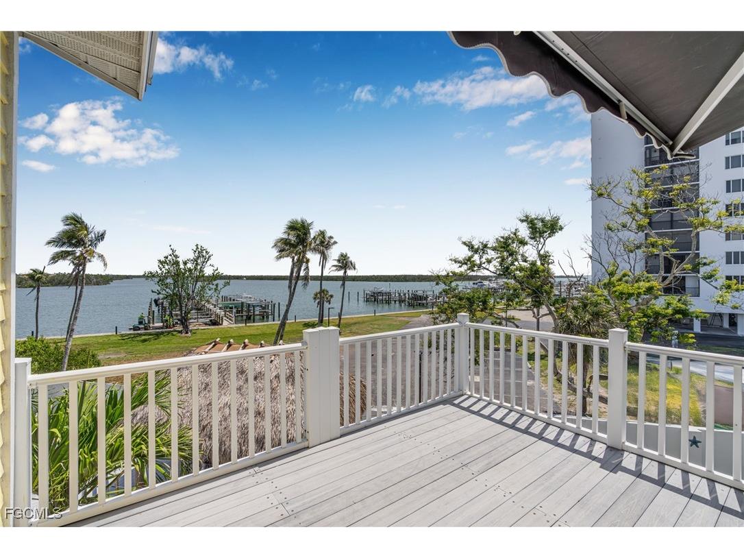 188 Bayview Avenue Fort Myers Beach FL 33931 2025022864 image2