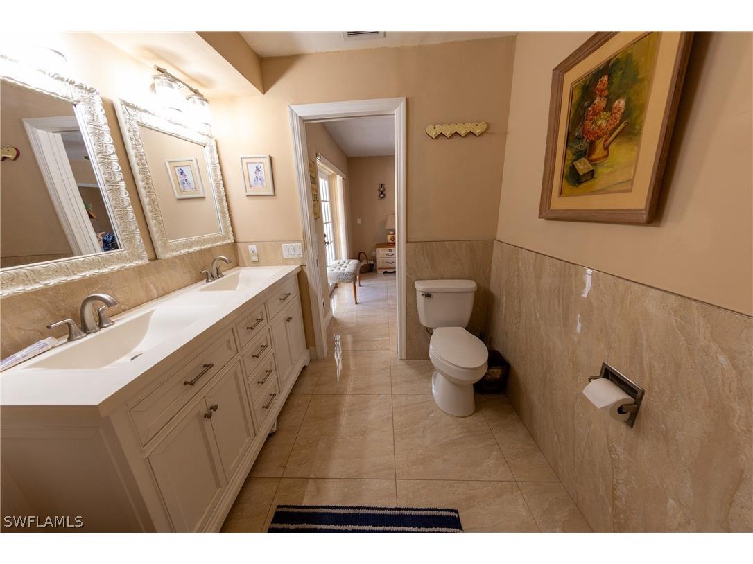 188 Gulfstream Street Marco Island FL 34145 226010410 image11