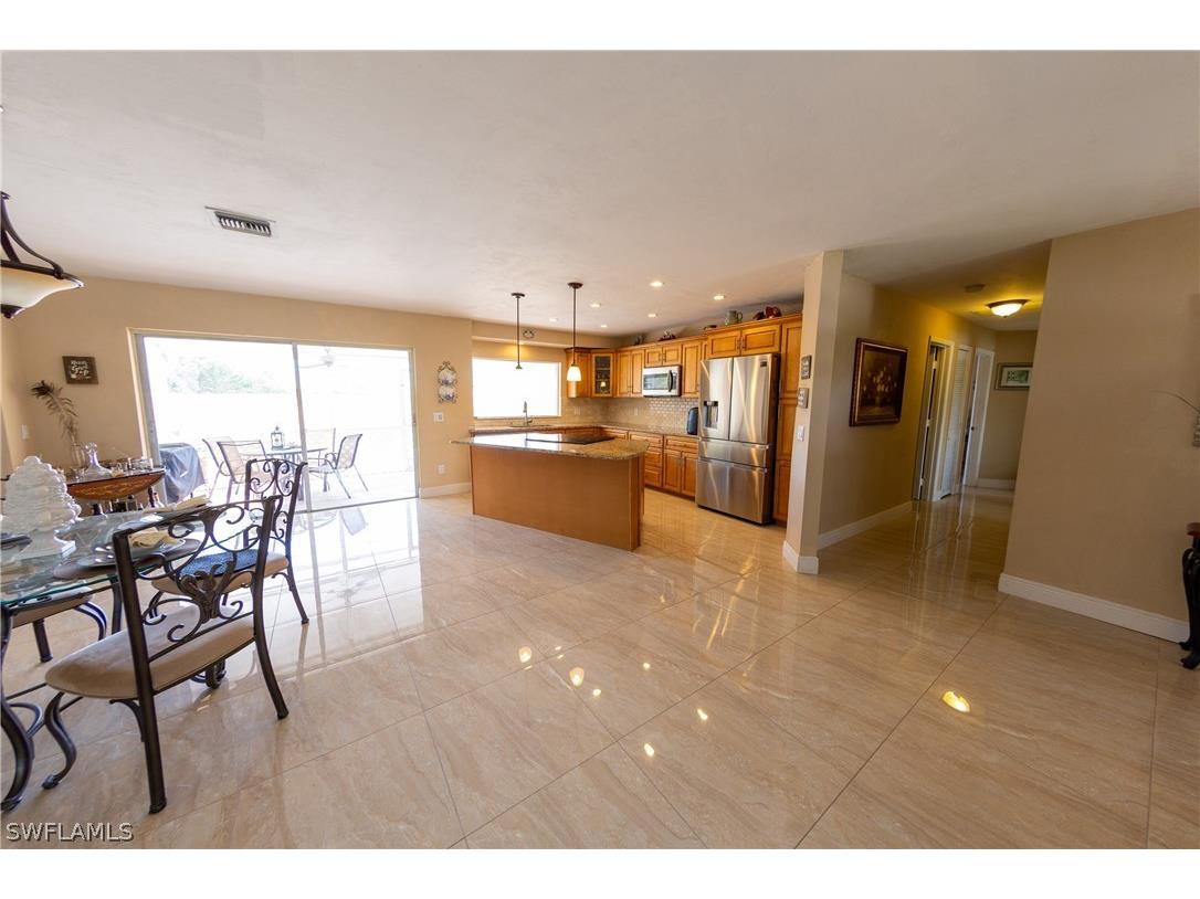 188 Gulfstream Street Marco Island FL 34145 226010410 image8