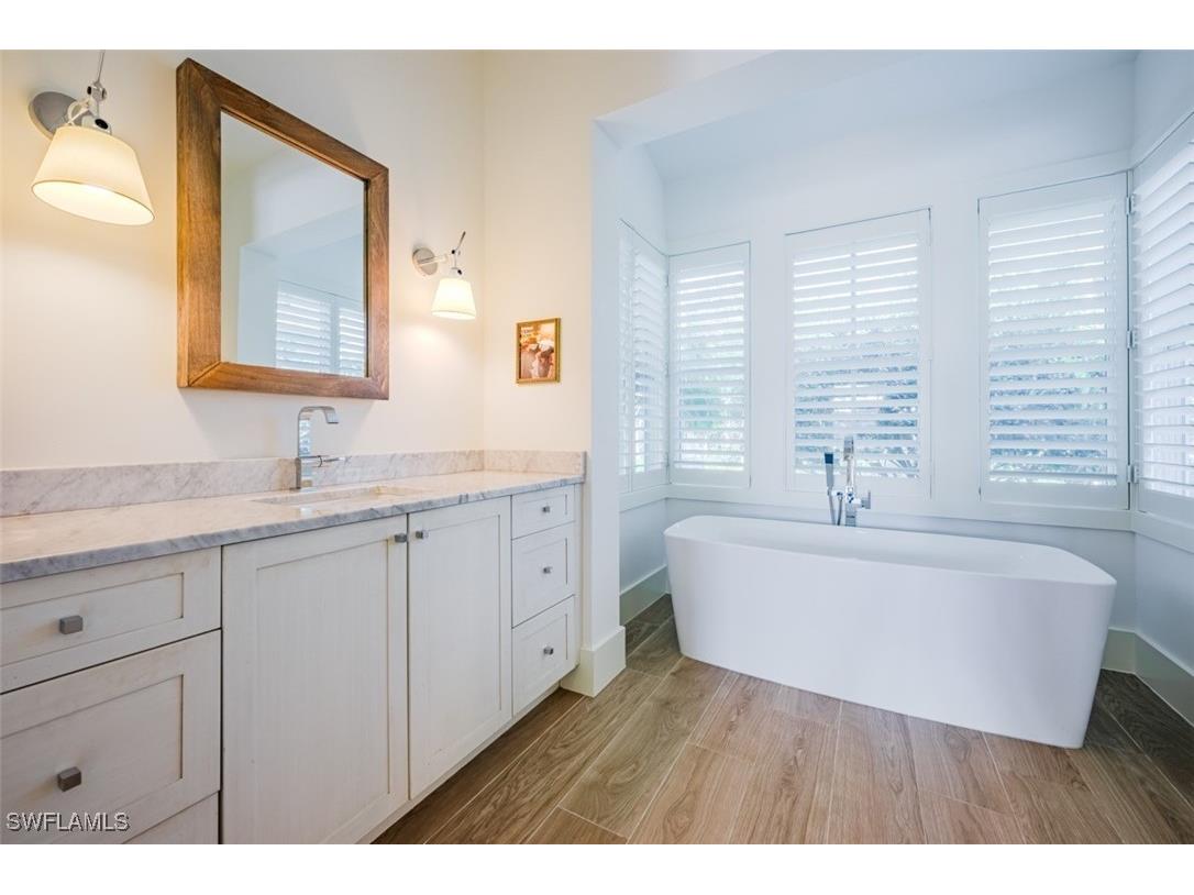 1880 Sandpiper Street Naples FL 34102 225027212 image22