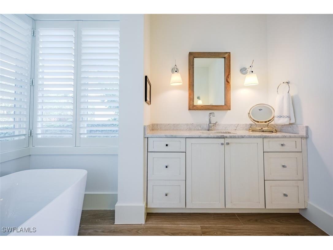 1880 Sandpiper Street Naples FL 34102 225027212 image23