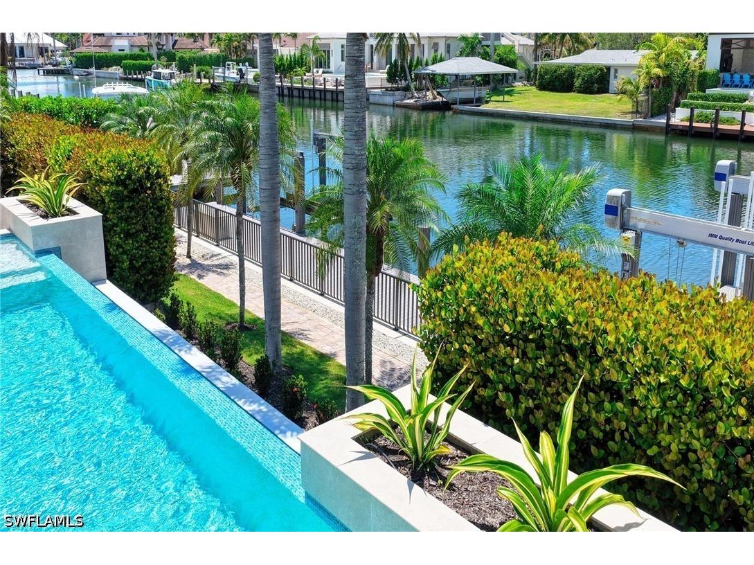 1888 6th Street S Naples FL 34102 226017779 image17