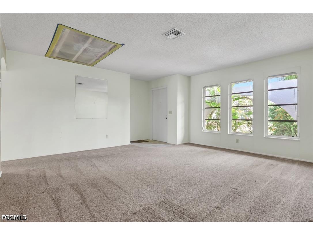1890 Coral Point Drive Cape Coral FL 33990 2026019862 image10