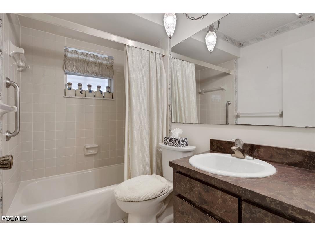 1890 Coral Point Drive Cape Coral FL 33990 2026019862 image23