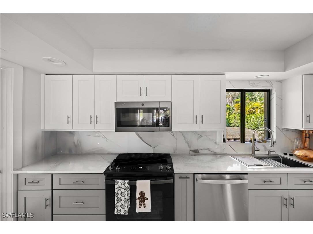 1890 Oakes Boulevard #SE Naples FL 34119 226003459 image7