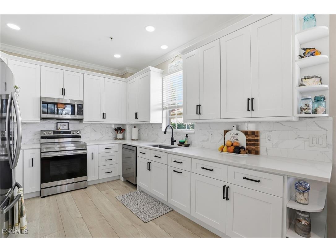 18921 Bay Woods Lake Drive #101 Fort Myers FL 33908 2025017334 image3