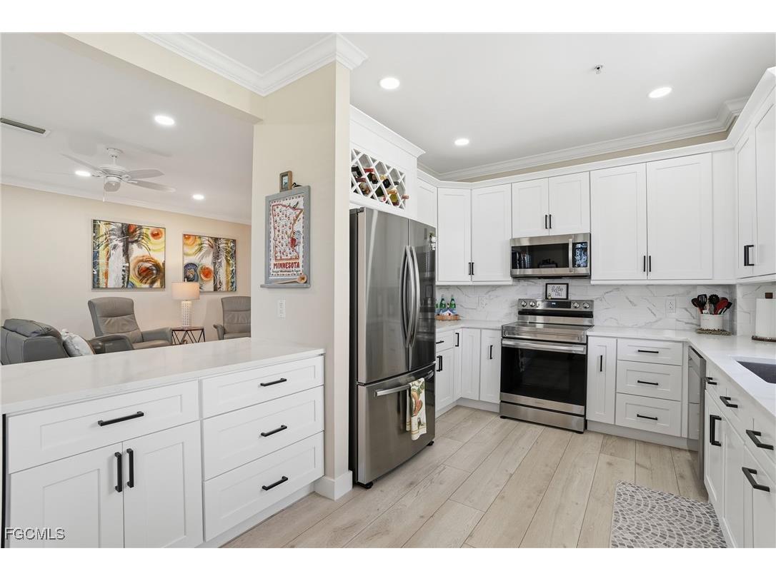 18921 Bay Woods Lake Drive #101 Fort Myers FL 33908 2025017334 image4