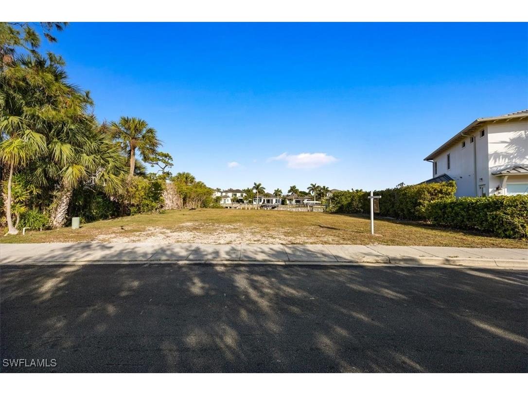 1895 Gordon River Lane Naples FL 34104 225078778 image8