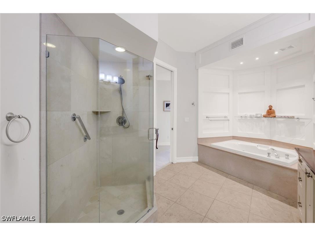 1895 Les Chateaux Boulevard #302 Naples FL 34109 226019491 image22