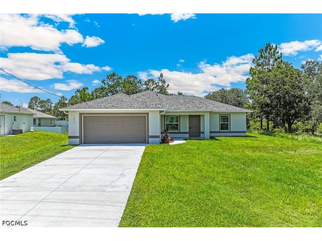 1895 Weldon Avenue Lehigh Acres FL 33972 2026026706 image1
