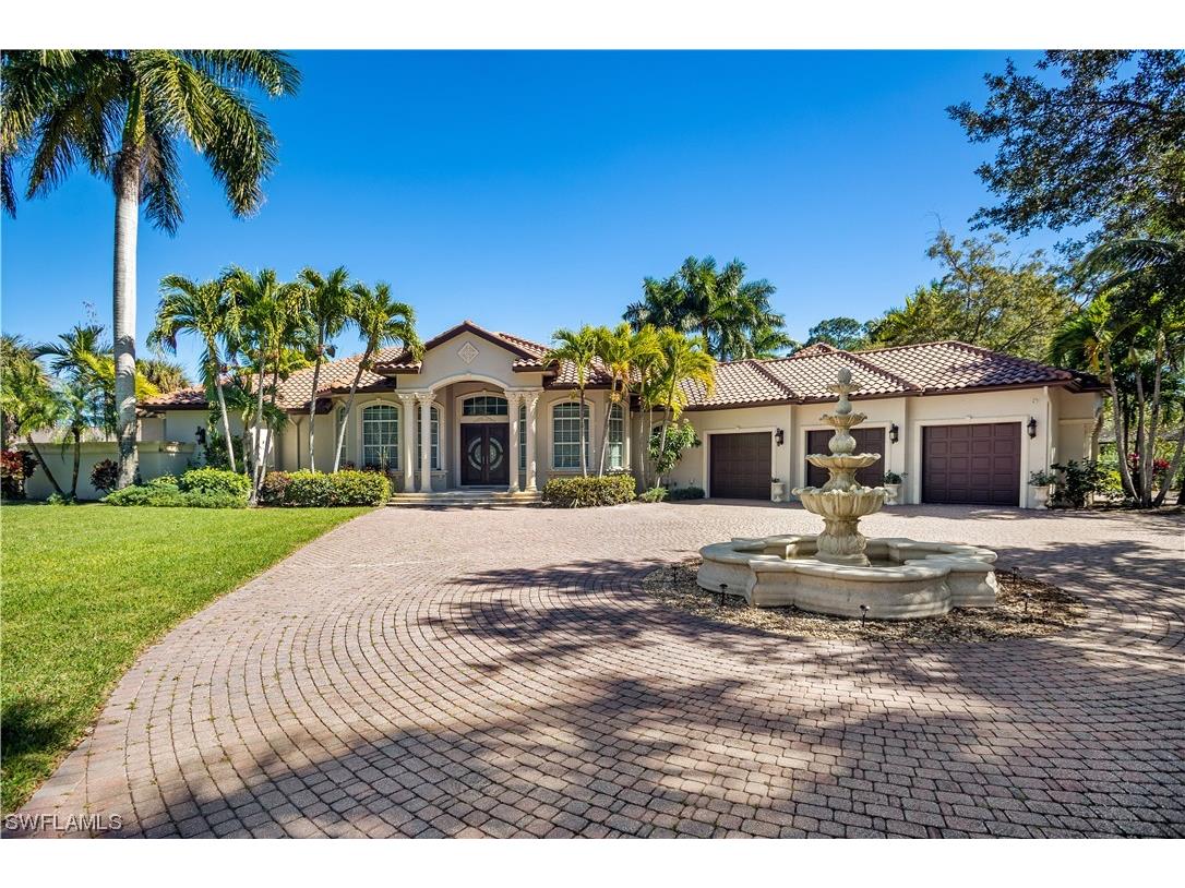 1896 Oakes Boulevard Naples FL 34119 223018616 image1