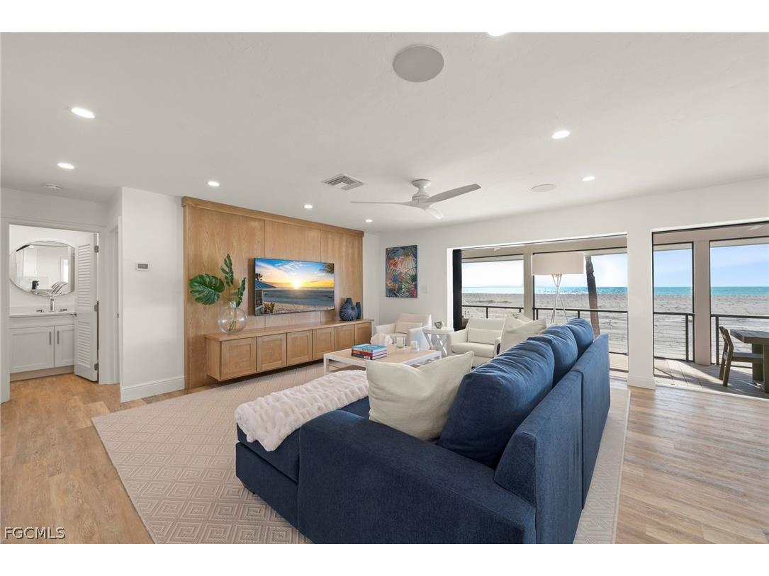 19 Beach Homes Captiva FL 33924 2026010269 image1