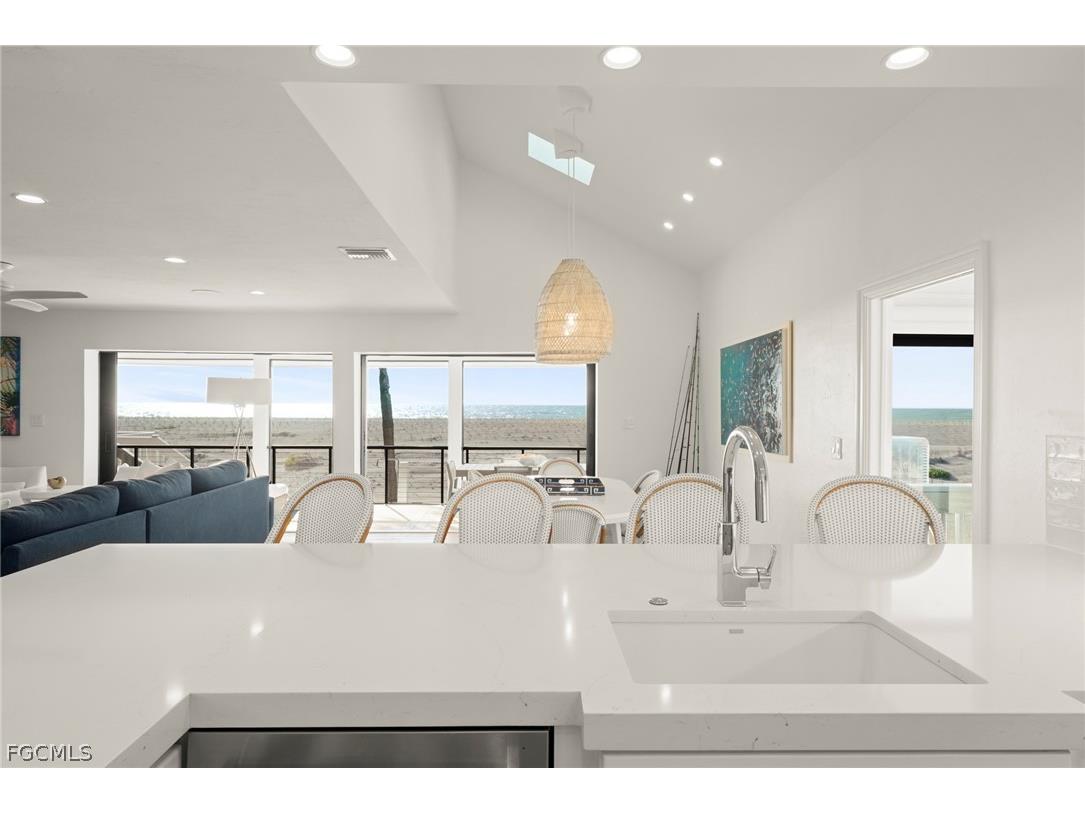 19 Beach Homes Captiva FL 33924 2026010269 image11