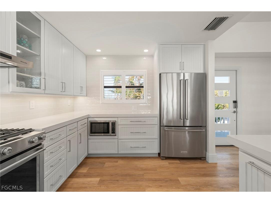 19 Beach Homes Captiva FL 33924 2026010269 image9