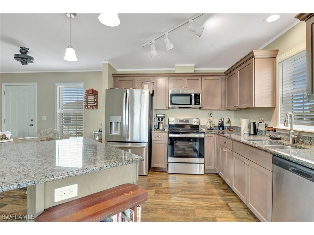 19 Chateau Way Naples FL 34112 224041724 image1