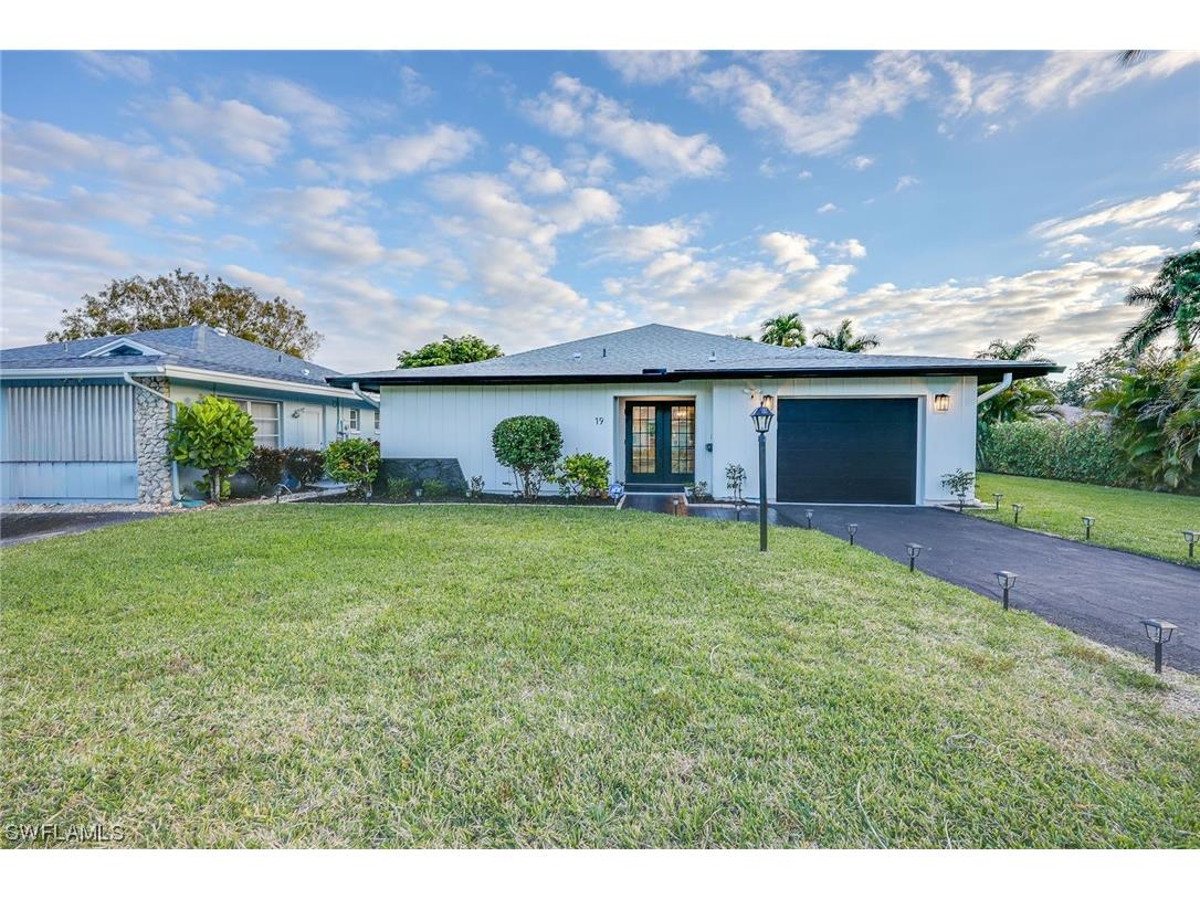 19 Crooked Lane #15 Naples FL 34112 224019180 image1