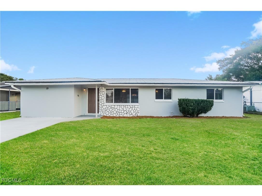 19 Kingsman Circle Fort Myers FL 33905 2025021748 image1