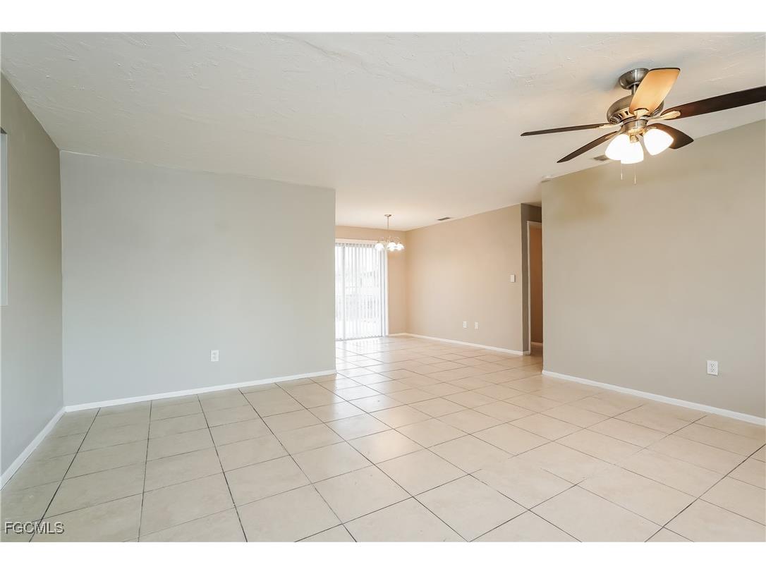 19 Kingsman Circle Fort Myers FL 33905 2025021748 image2