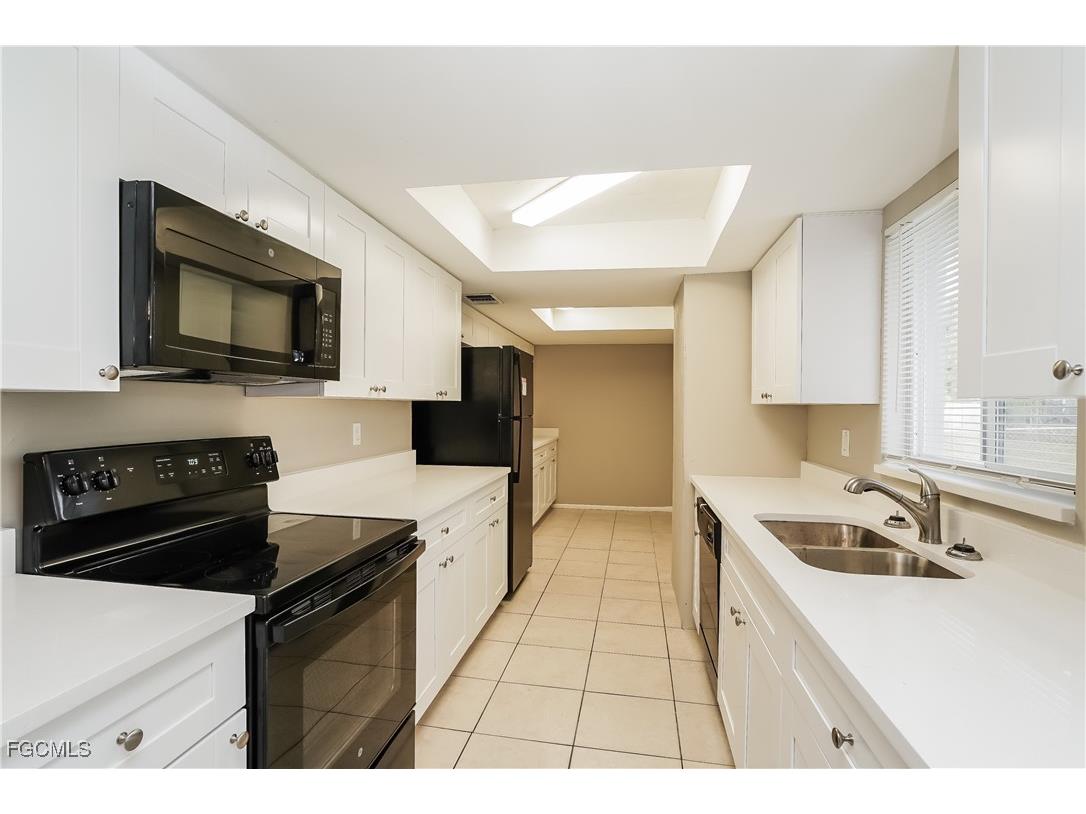 19 Kingsman Circle Fort Myers FL 33905 2025021748 image5