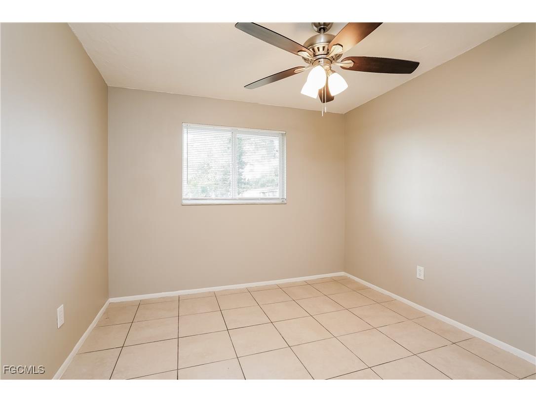 19 Kingsman Circle Fort Myers FL 33905 2025021748 image9