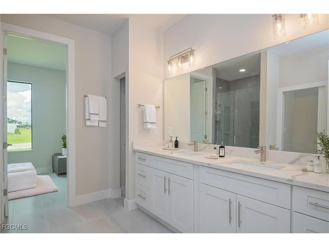 19 NW 14th Place Cape Coral FL 33993 2026006085 image7