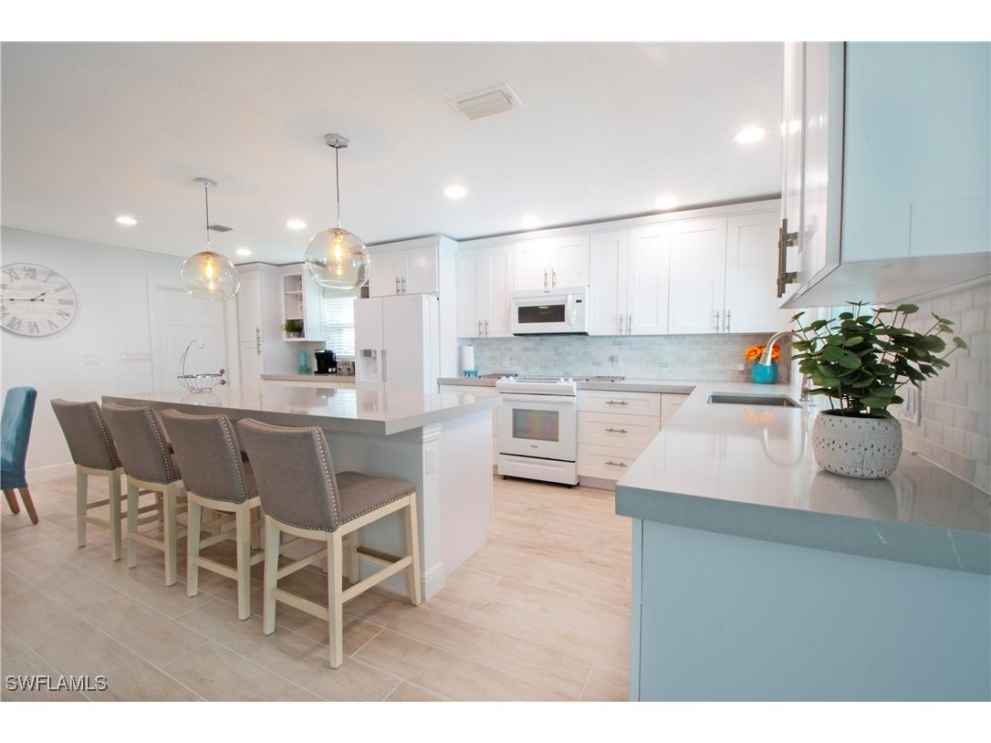 19 Pelican Street E Naples FL 34113 225066042 image10