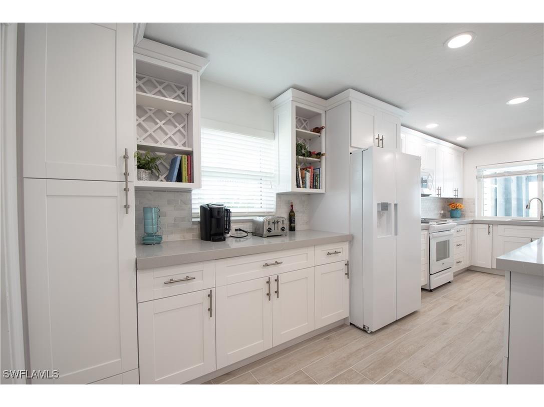 19 Pelican Street E Naples FL 34113 225066042 image8