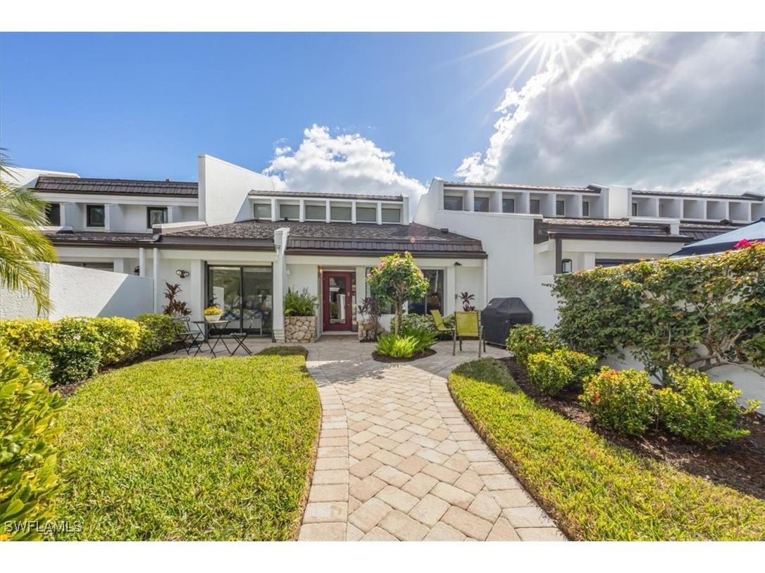 190 Bears Paw Trail Naples FL 34105 226001818 image1