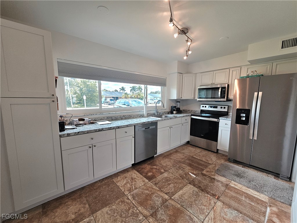 190 Brooks Road North Fort Myers FL 33917 2025013525 image3