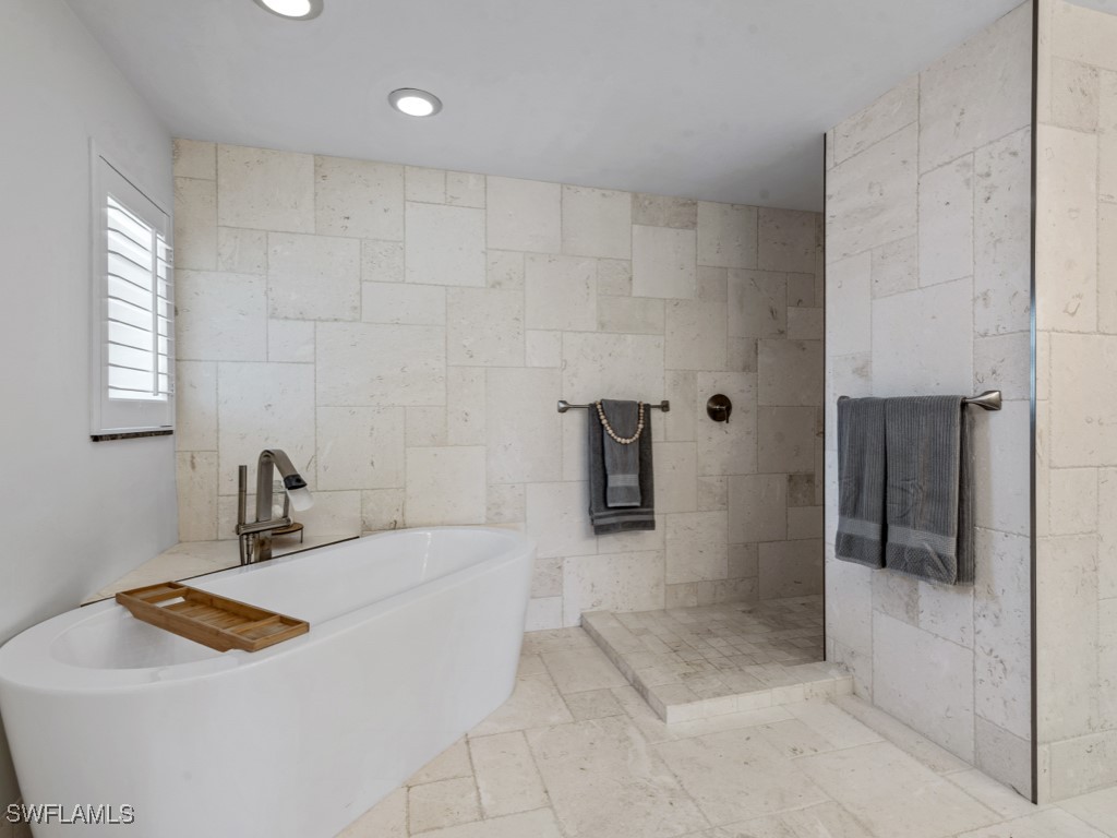 190 Geranium Court Marco Island FL 34145 225059881 image25