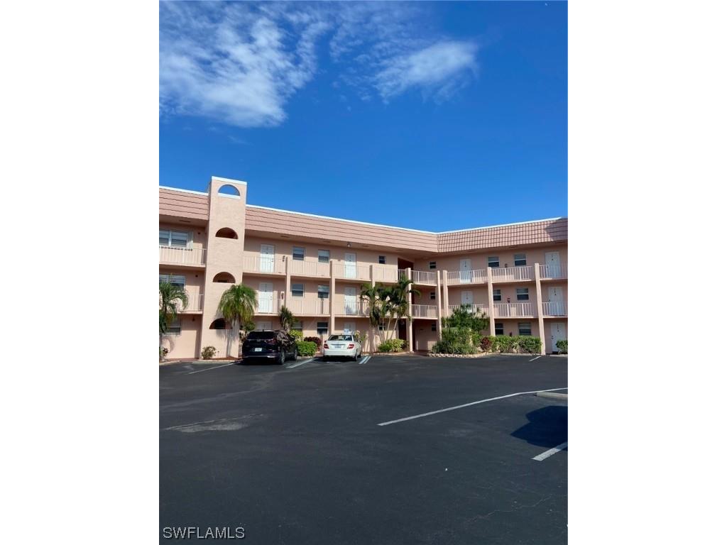 190 Turtle Lake Court #205 Naples FL 34105 223039154 image1