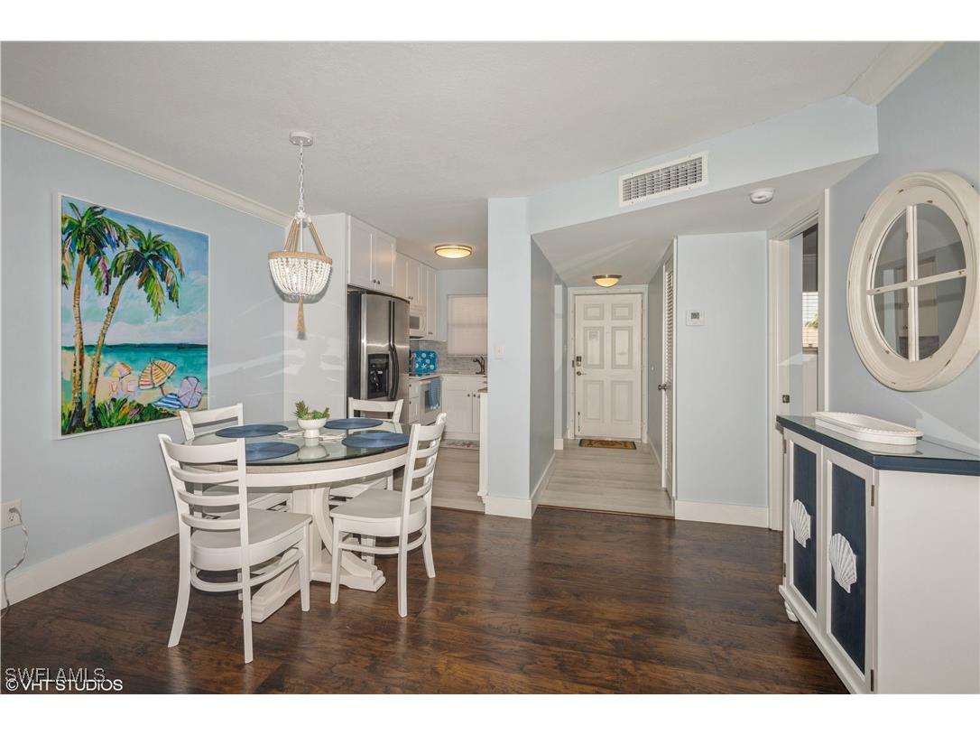 190 Turtle Lake Court #311 Naples FL 34105 225082831 image18