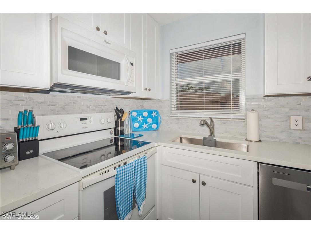 190 Turtle Lake Court #311 Naples FL 34105 226003928 image15