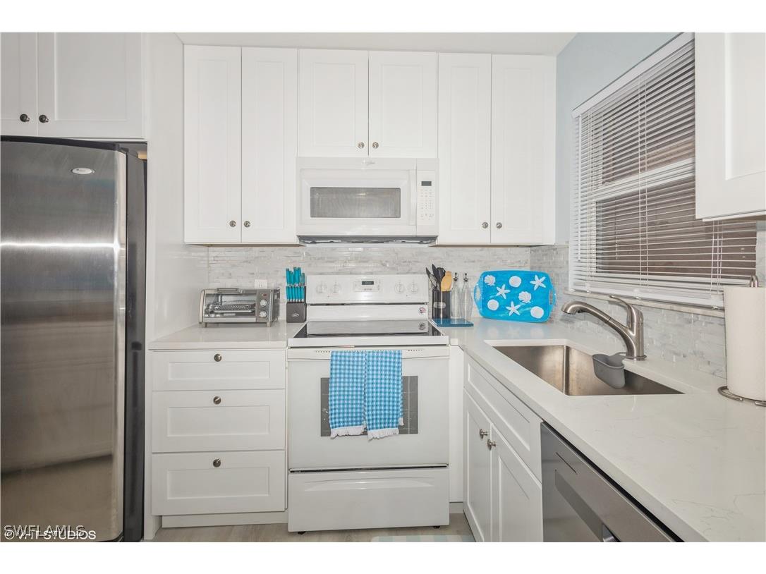 190 Turtle Lake Court #311 Naples FL 34105 226009623 image16