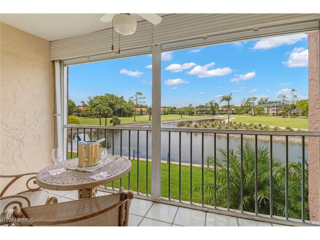 190 Turtle Lake Court #6 Naples FL 34105 225074959 image1