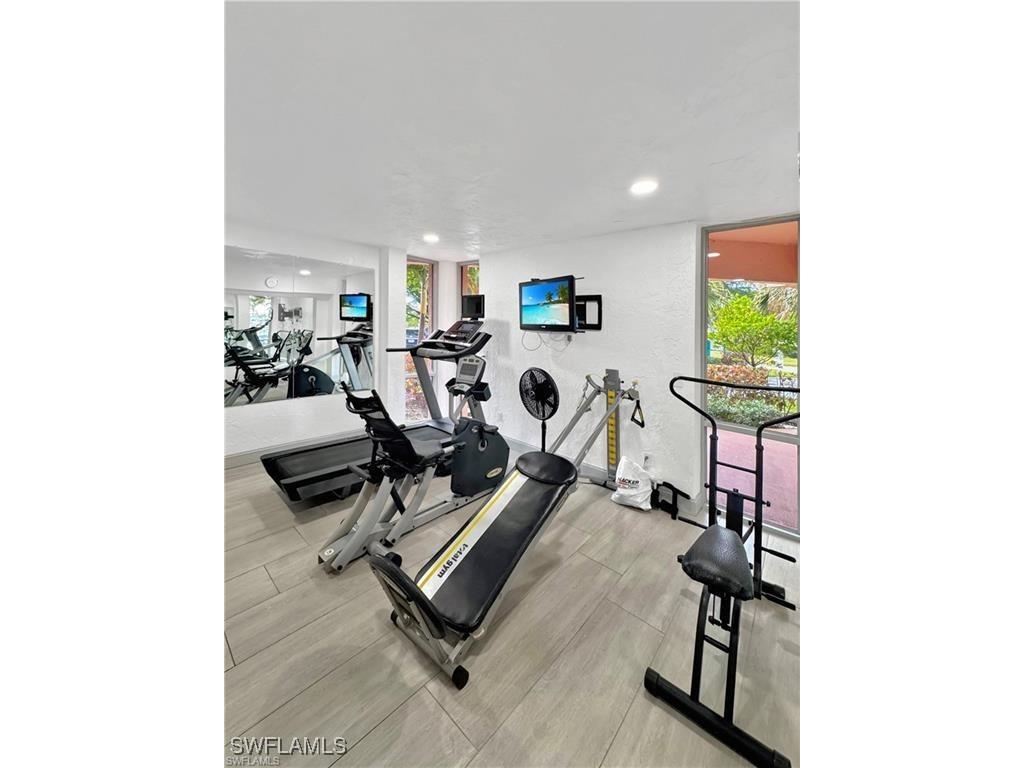 190 Turtle Lake Court #6 Naples FL 34105 225074959 image21