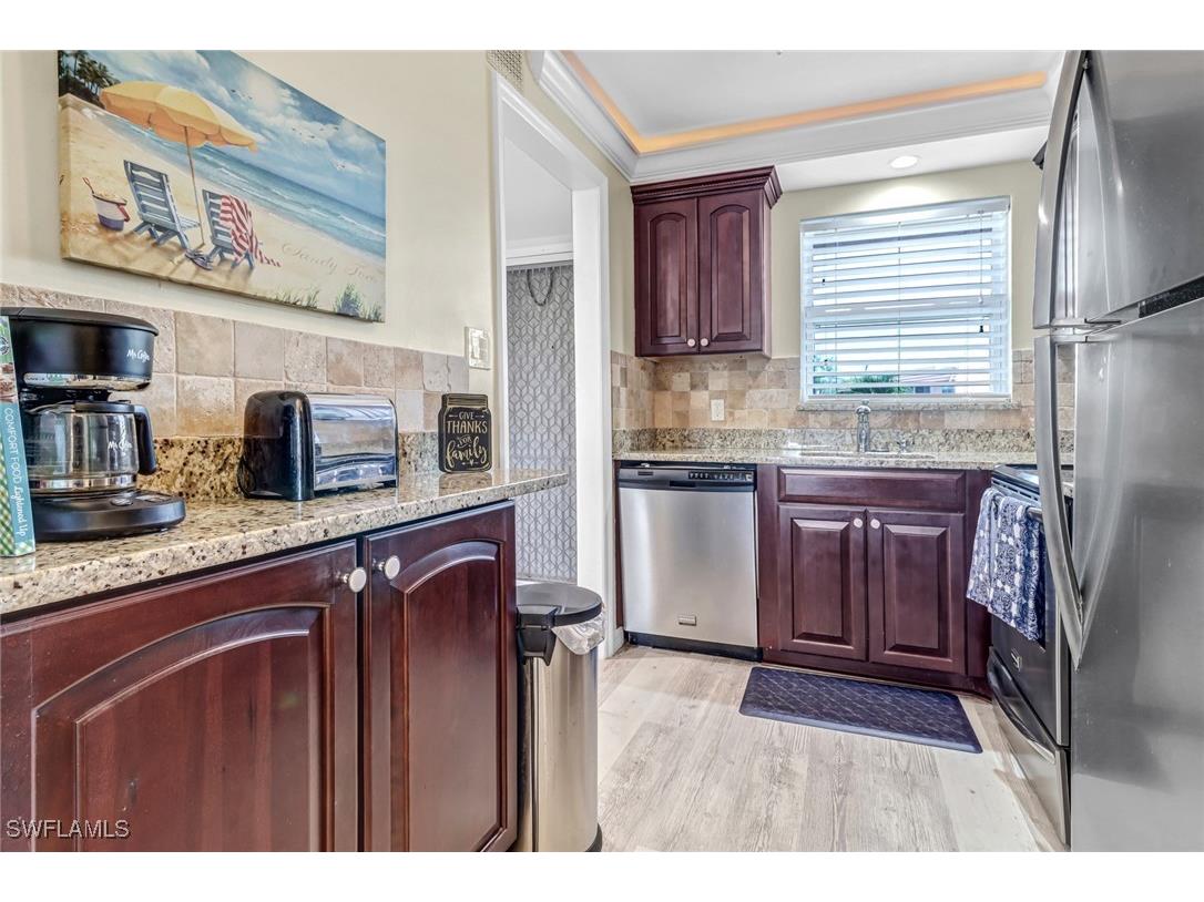 190 Turtle Lake Court #6 Naples FL 34105 225074959 image5