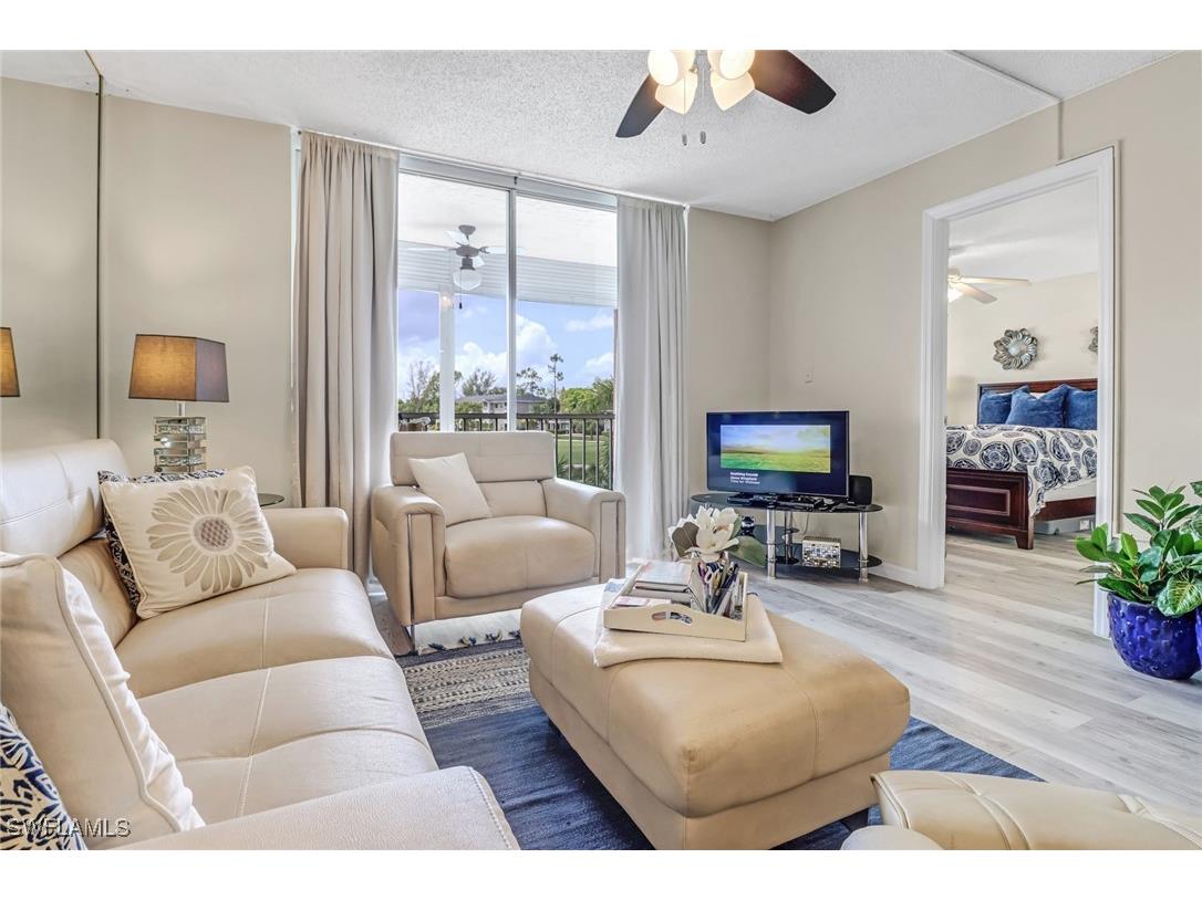 190 Turtle Lake Court #6 Naples FL 34105 225074959 image8